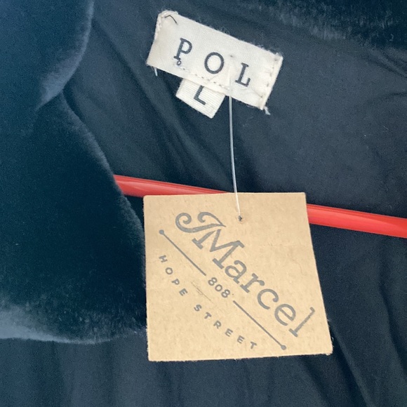 Faux Fur Zippered vest (sleeveless). Large. - Picture 2 of 7